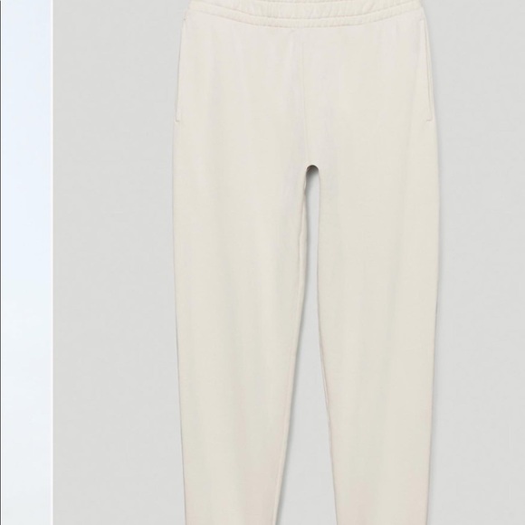 Aritzia BUNDLE - Picture 4 of 4